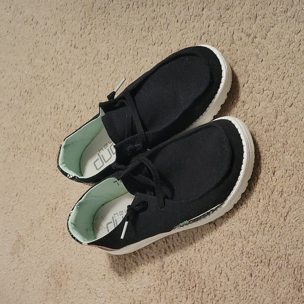 BLACK HEY DUDE WOMENS SHOES 8